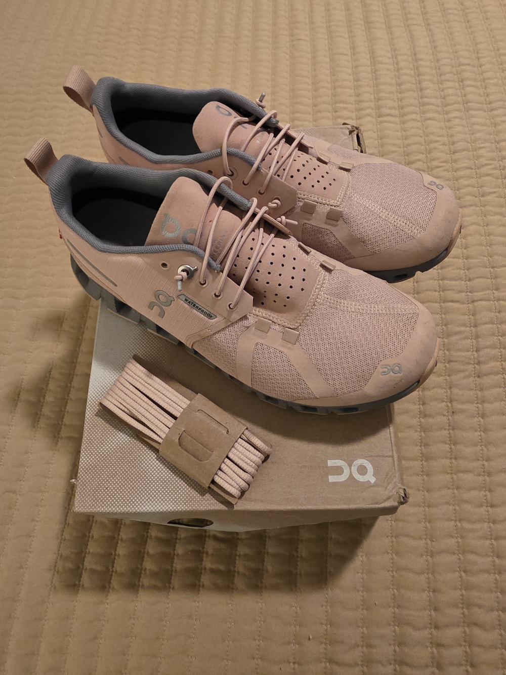 On Running Cloud Women's Running Shoe - Rose/Lunar Size 7.5